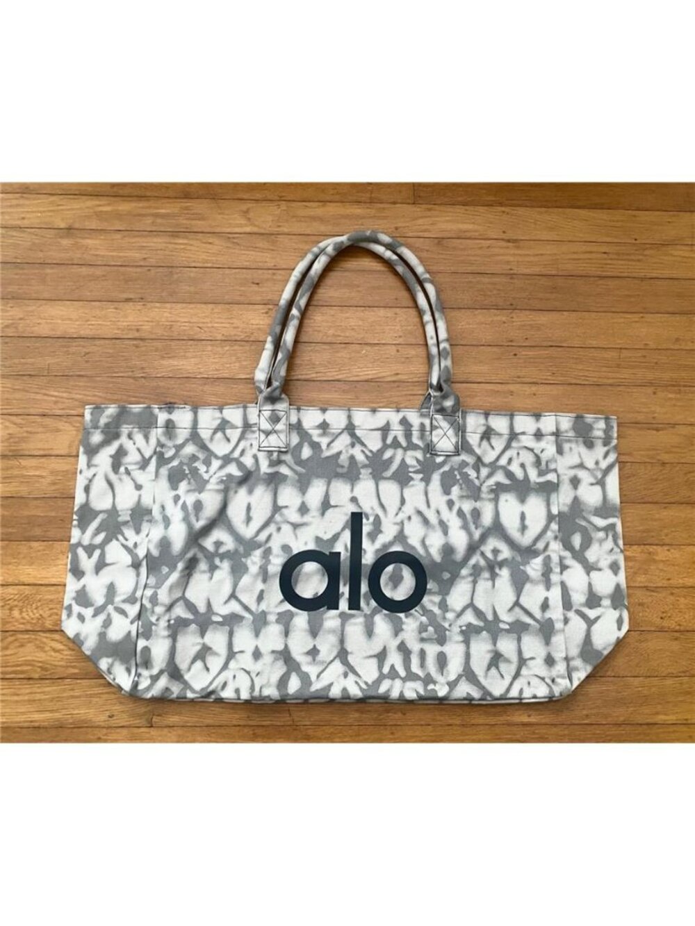 Alo Yoga Shopper Tote Bag Grey Tie Dye Bag NEW ALO Yoga Gray Tie-Dye Canvas